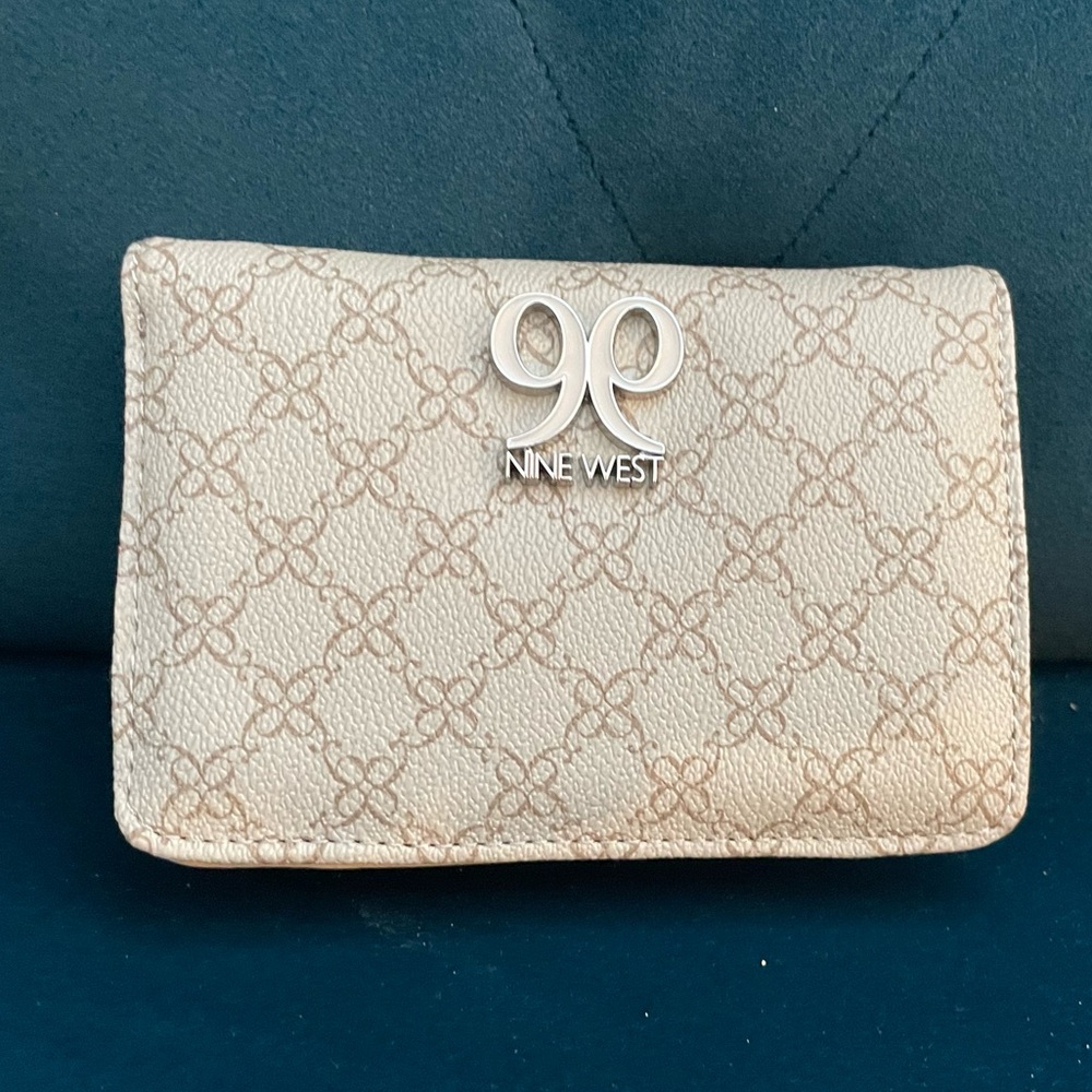 Pristine Nine West vegan women’s wallet!